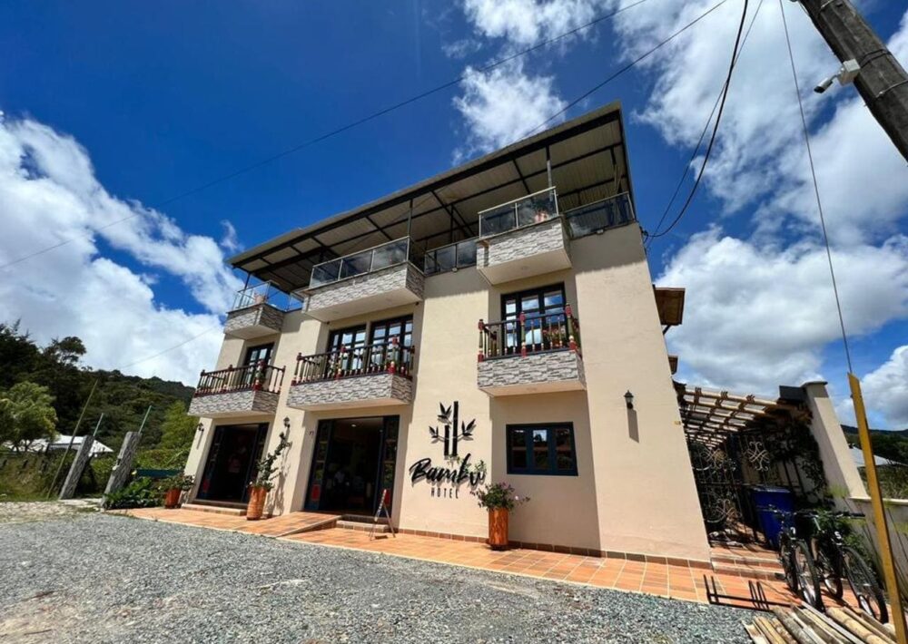 hotel bambu guatape