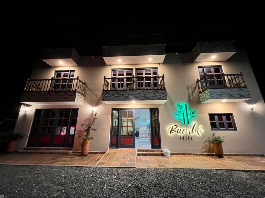 hotel bambu guatape